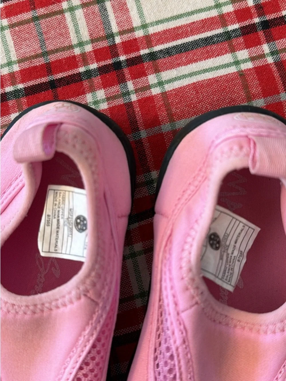 Maui and son Kids Slip-On mesh water shoes - Pink